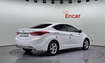 Hyundai Avante 2014, 60630 км, за 4169.38 USD