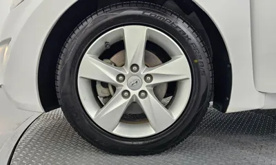 Hyundai Avante 2014, 60630 км, за 4169.38 USD