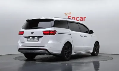 Kia Canival 2015, 124363 км, за 7922.03 USD