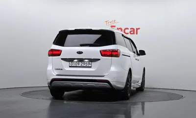 Kia Canival 2015, 124363 км, за 7922.03 USD