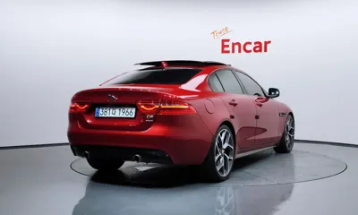 Jaguar XE 2019, 93169 км, за 10831.04 USD