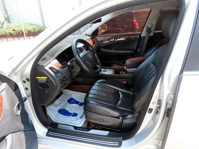 Hyundai Equus 2010, 146200 км, за 4358.58 USD