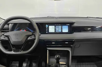 Roewe i5 2023, 26400 км, за 7213 USD - фото 15