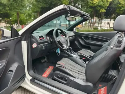 Volkswagen Eos 2014, 120000 км, за 7348.45 USD