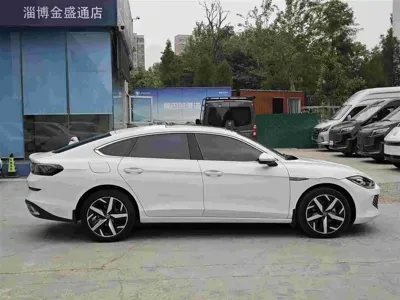 Volkswagen Lamando 2023, 60000 км, за 12624.83 USD