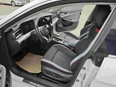 Volkswagen Lamando 2023, 60000 км, за 12624.83 USD