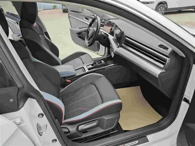 Volkswagen Lamando 2023, 60000 км, за 12624.83 USD - фото 8