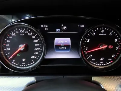 Mercedes-Benz E-Class 2020, 31574 км, за 18232.72 USD - фото 9