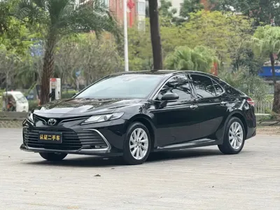 Toyota Camry · 2022 год