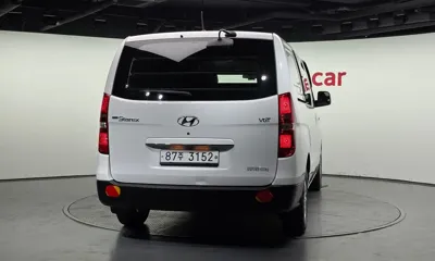 Hyundai Starex 2018, 116015 км, за 5584.08 USD