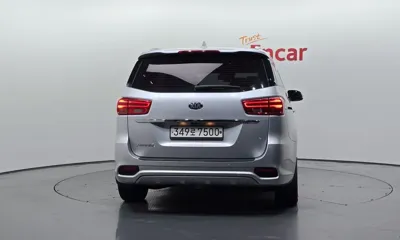 Kia Canival 2019, 102685 км, за 10011.05 USD
