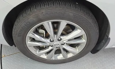 Kia Canival 2019, 102685 км, за 10011.05 USD