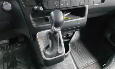 Hyundai Staria 2022, 59429 км, за 15276.6 USD - фото 9