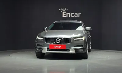 Volvo V90 2018, 131688 км, за 12871.35 USD