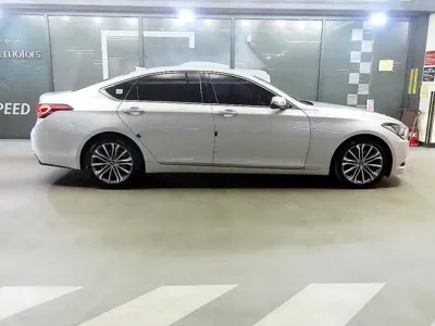 Hyundai Genesis 2015, 175109 км, за 4724.01 USD