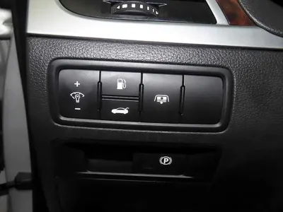 Hyundai Genesis 2015, 175109 км, за 4724.01 USD - фото 14