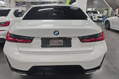 BMW 3 Series 2025, 8800 км, за 32843 USD