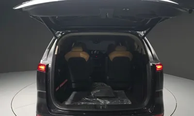 Kia Canival 2023, 22945 км, за 20121.11 USD - фото 20
