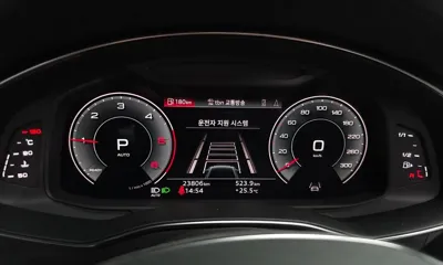 Audi A6 2023, 23806 км, за 28277.96 USD - фото 8