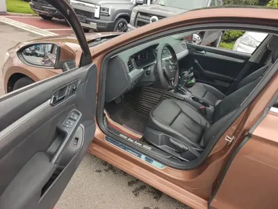 Volkswagen Lamando 2017, 113600 км, за 6001.11 USD - фото 16