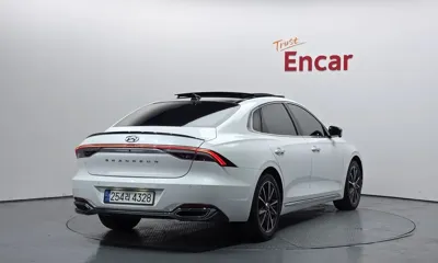 Hyundai Grandeur 2022, 18719 км, за 17814.55 USD