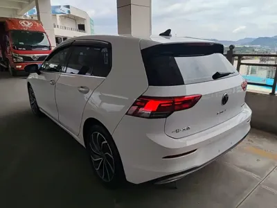 Volkswagen Golf 2022, 17500 км, за 12332.42 USD