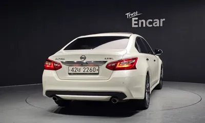 Nissan Altima 2017, 79957 км, за 6276.84 USD