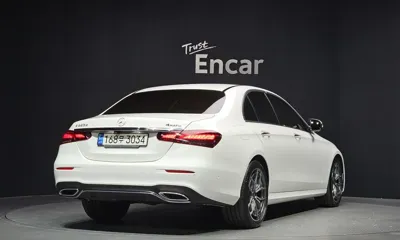 Mercedes-Benz E-Class 2022, 27939 км, за 29208.98 USD