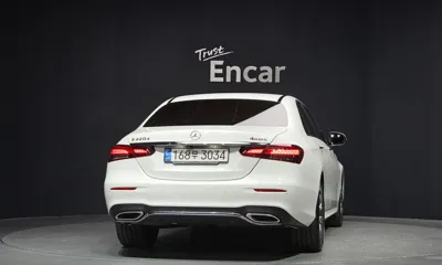 Mercedes-Benz E-Class 2022, 27939 км, за 29208.98 USD
