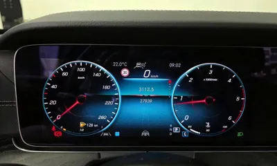 Mercedes-Benz E-Class 2022, 27939 км, за 29208.98 USD - фото 8