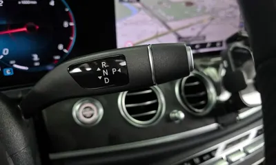 Mercedes-Benz E-Class 2022, 27939 км, за 29208.98 USD - фото 9