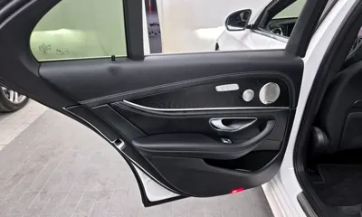 Mercedes-Benz E-Class 2022, 27939 км, за 29208.98 USD - фото 25