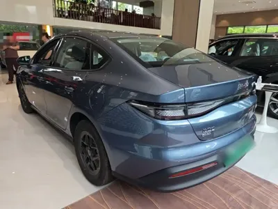 BYD Seal 05 DM-i 2026, 100 км, за 10801.33 USD