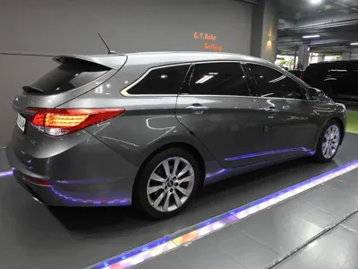 Hyundai i40 2014, 127880 км, за 3835.4 USD