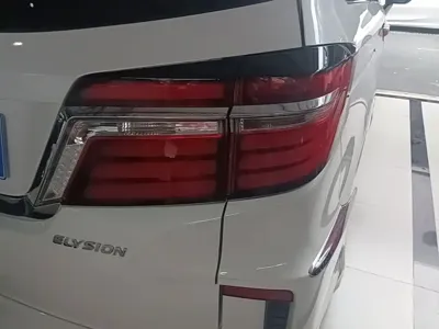 Honda Elysion 2017, 146100 км, за 13989.47 USD - фото 8