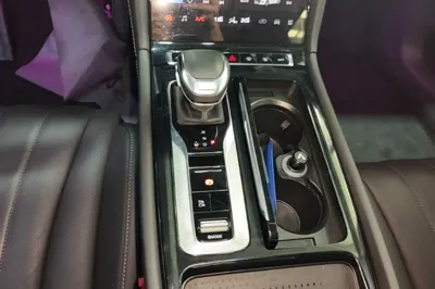 Hongqi H5 2024, 27800 км, за 16660 USD - фото 22