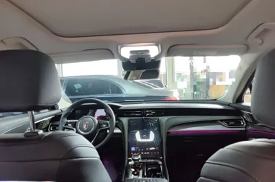 Hongqi H5 2024, 27800 км, за 16660 USD - фото 27