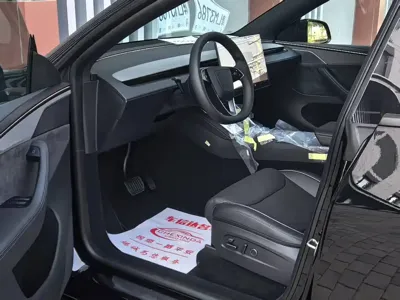 Tesla Model Y L