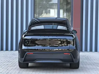 Tesla Model Y L