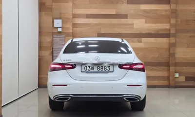 Mercedes-Benz E-Class 2023, 40999 км, за 24069.76 USD