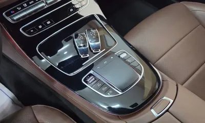 Mercedes-Benz E-Class 2023, 40999 км, за 24052.52 USD - фото 11