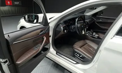 BMW 5-Series 2018, 131644 км, за 15666.33 USD - фото 10