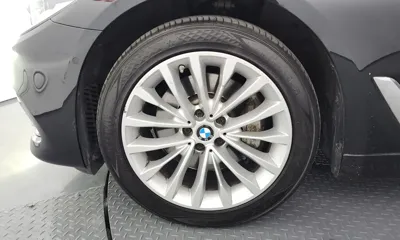 BMW 5-Series 2018, 129193 км, за 13395.47 USD