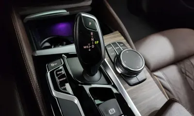 BMW 5-Series 2018, 129193 км, за 13395.47 USD - фото 9