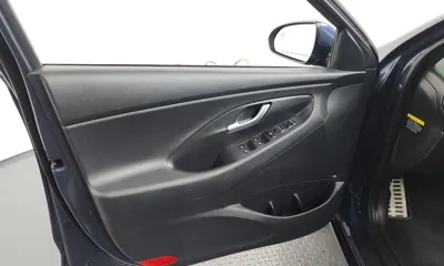 Hyundai i30 2018, 73087 км, за 8071.67 USD - фото 24