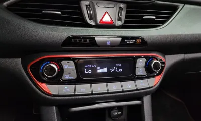Hyundai i30 2018, 73087 км, за 8071.67 USD - фото 31