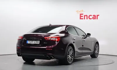 Maserati Ghibli 2017, 104964 км, за 9852.86 USD