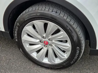 Jaguar E-Pace 2018, 94764 км, за 9580.44 USD