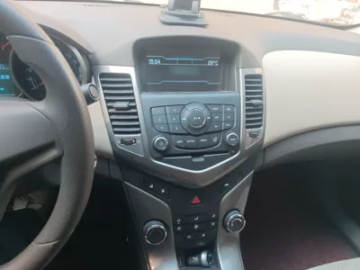 Chevrolet Cruze 2015, 104100 км, за 4383 USD - фото 12