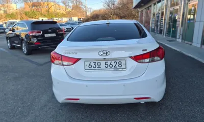 Hyundai Avante 2013, 110000 км, за 51384.2 USD